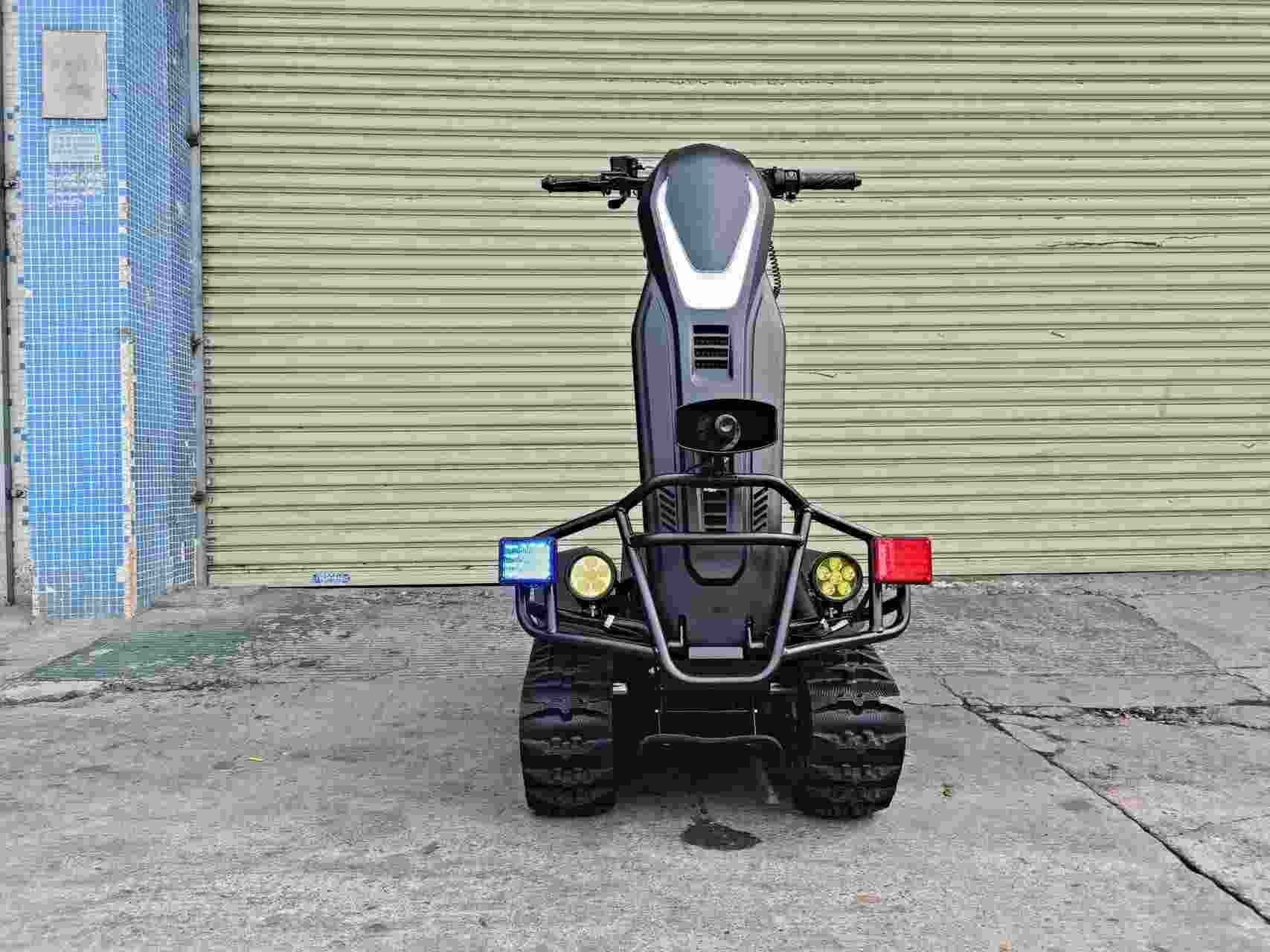 Veicolo innovativo per tutti i terreni svelati come nuovo strumento di polizia