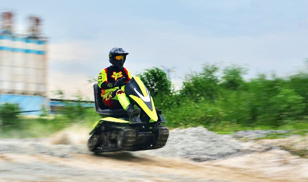 Motoslitta elettrica a doppio binario 2026 per corse fuoristrada