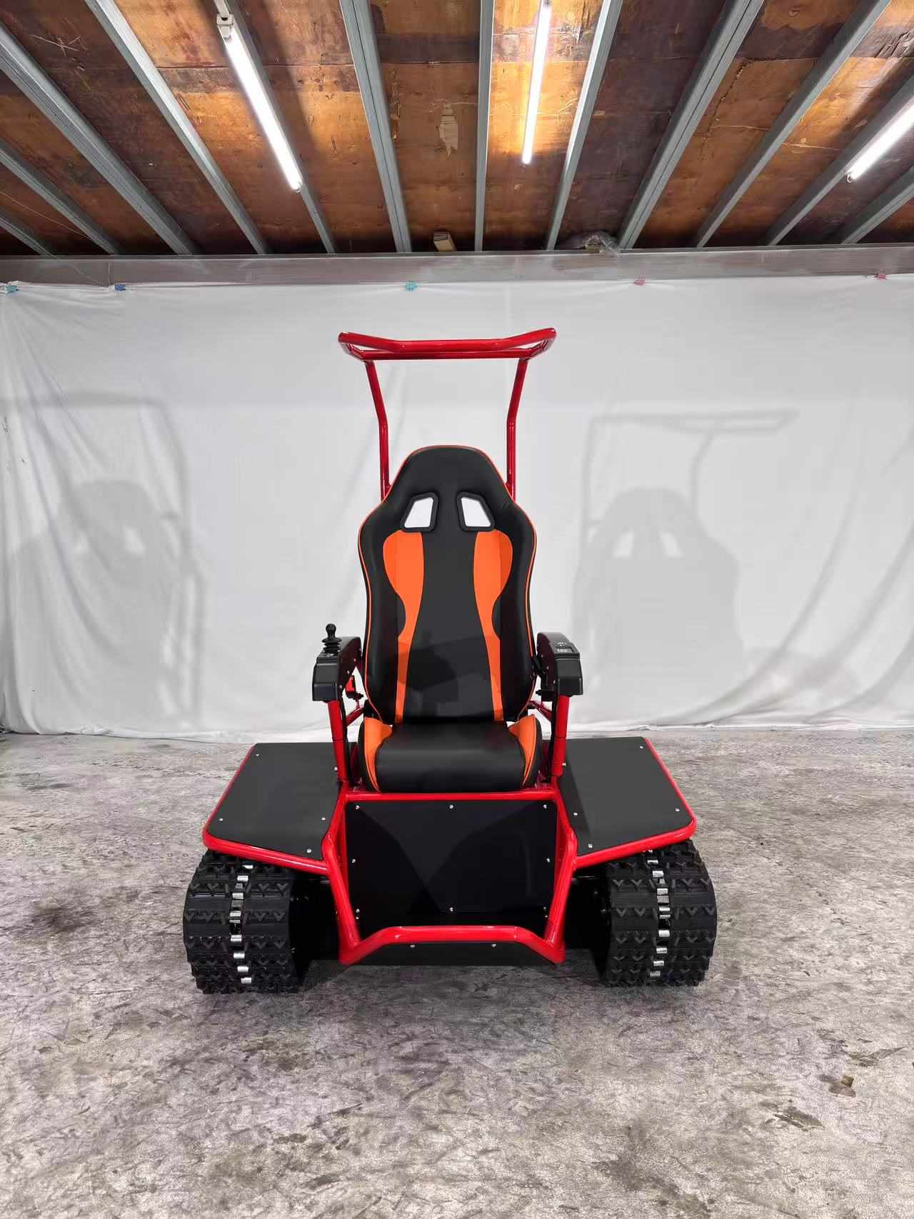 Motore potente e sedia a rotelle elettrica fuoristrada con telaio robusto