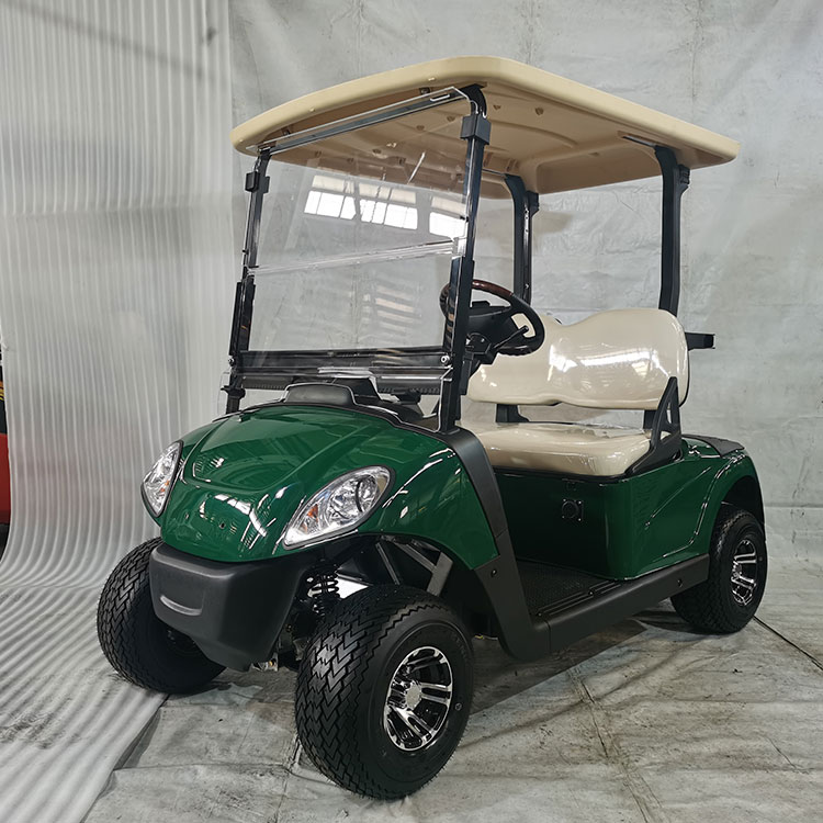 Pratico golf cart elettrico a 4 posti, dotato di batteria al litio da 48V